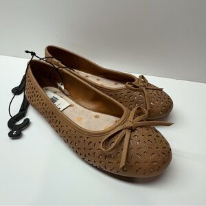 NWT Falls Creek tan slip on ballet‎ flats with bow girls size 2